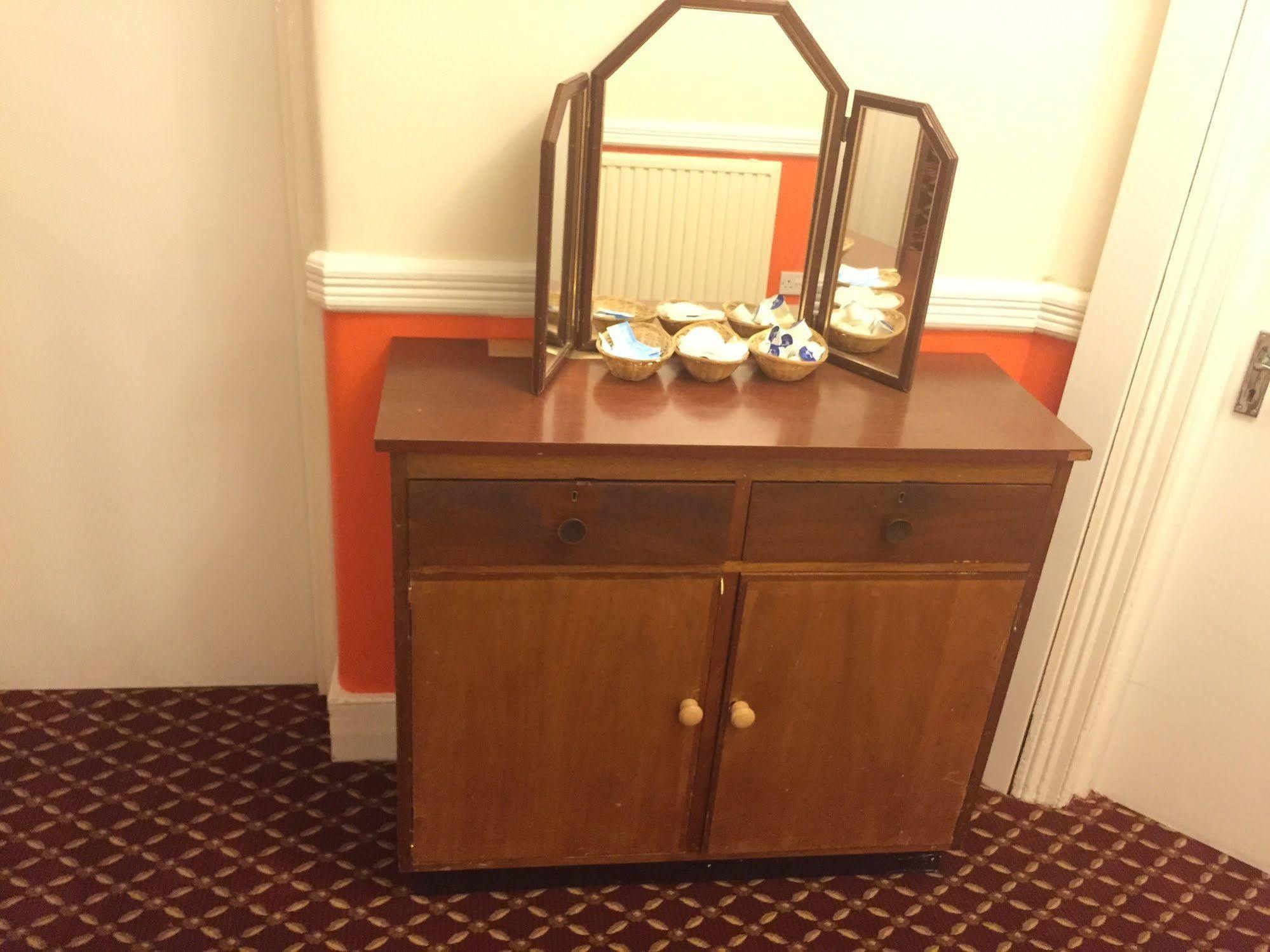 Welbeck Hotel - Close To Beach, Train Station & Southend Airport Kültér fotó